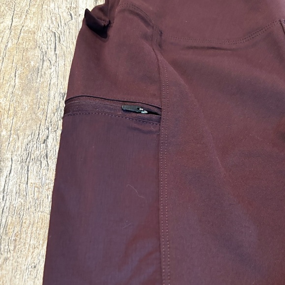 Women's fitted Carhartt work leggings, dark maroon size small - Picture 3 of 5